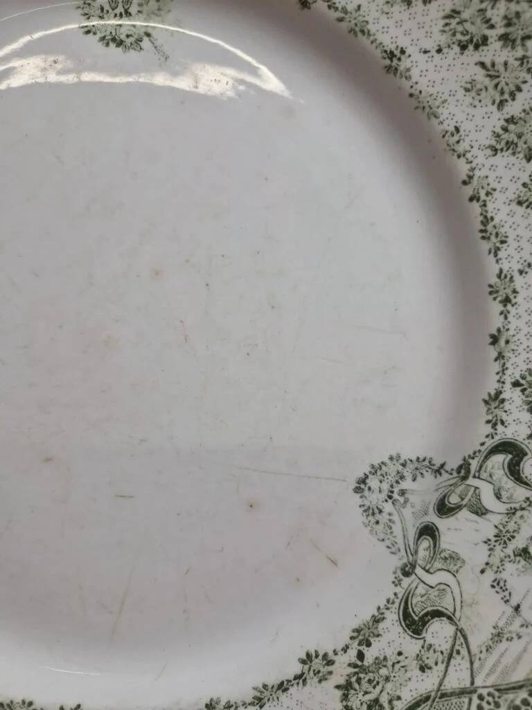 Antique ironstone plate from Creil and Montereau, Compiègne green model.