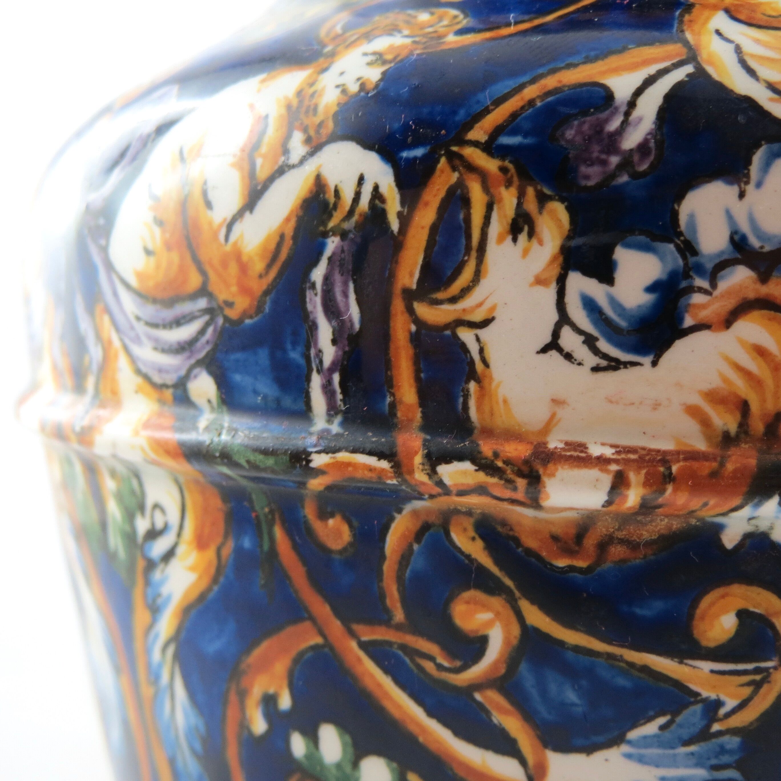 Ancien pichet/broc faïence de gien, renaissance, french ceramic/limoges/putti