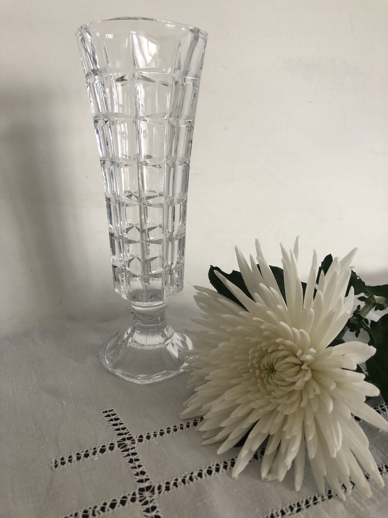 Vase haut verre taillé