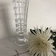 Vase haut verre taillé