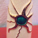 Longwy-designed lamp pose