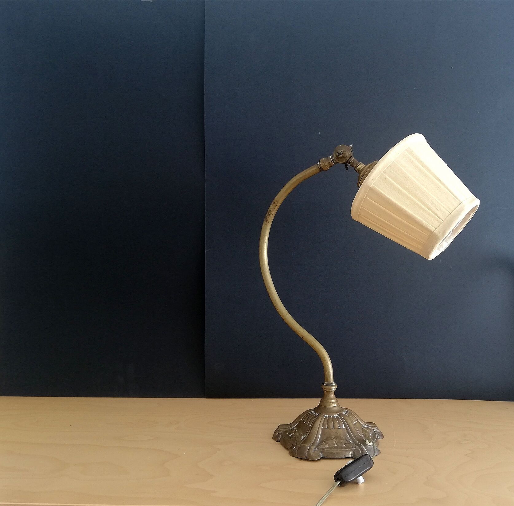 Antique Art Nouveau swan neck table lamp in brass