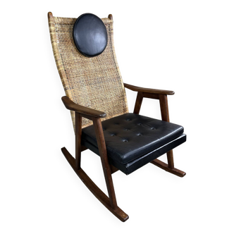 Rocking chair P.J Muntendam en teck et rotin vintage 1950