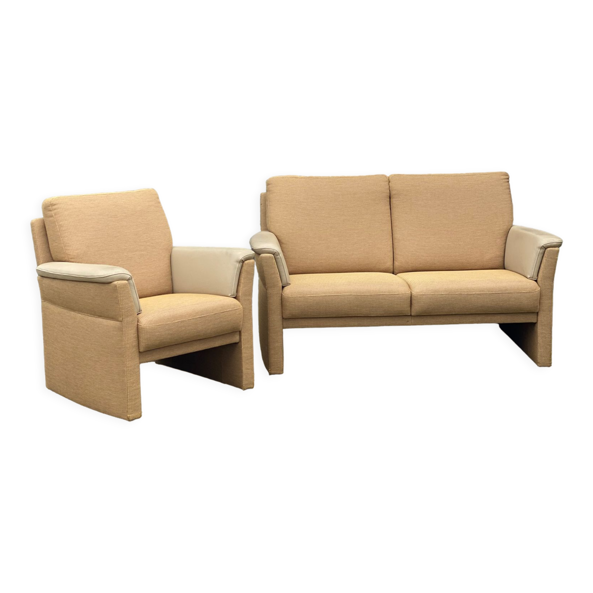 Vintage overveen 2 seater and lounge chair