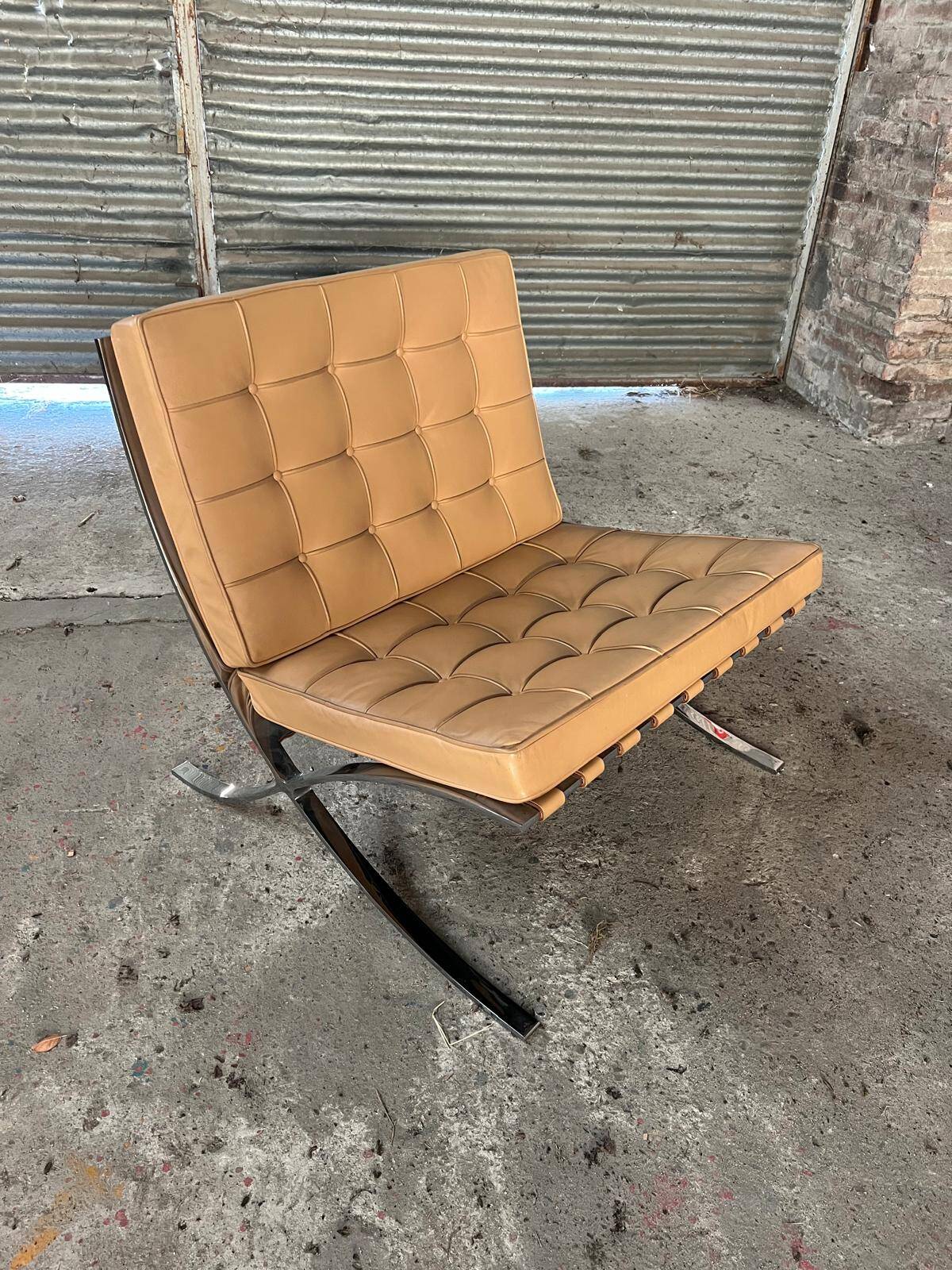 Barcelona Chair Knoll