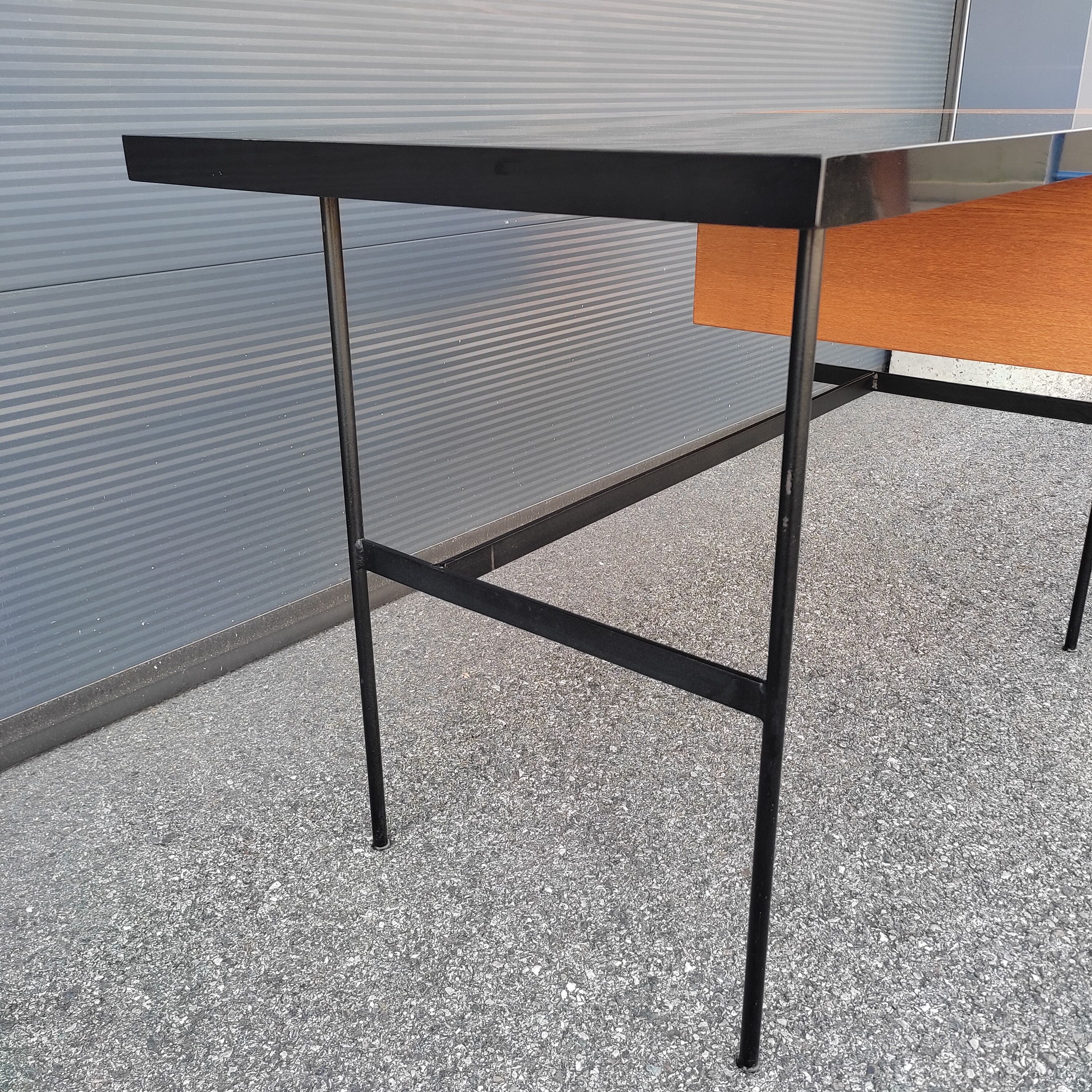 CM 141 desk by Pierre Paulin published by Thonet, 50s/60s