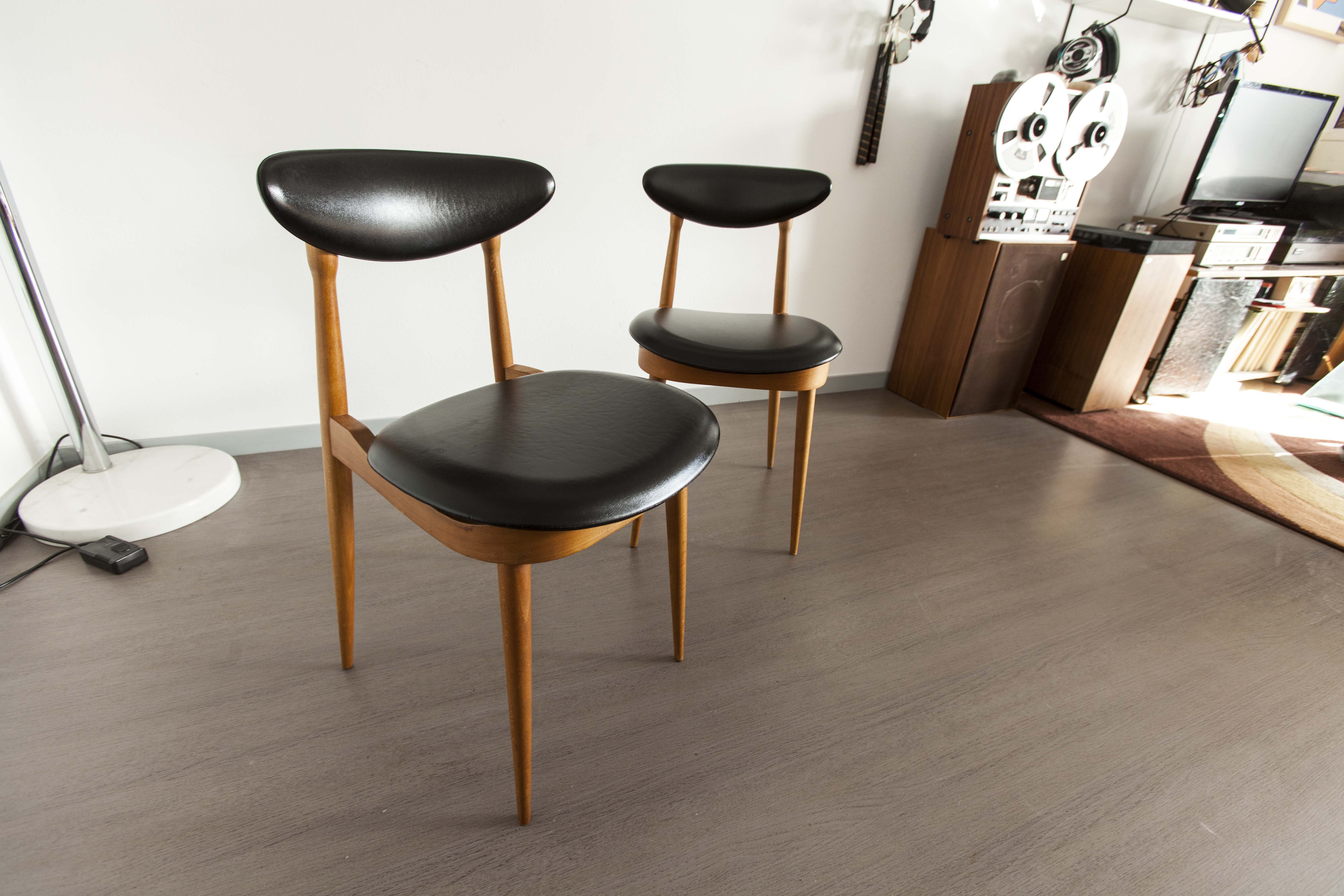 Pair of chairs  Baumann modèle "pégase"