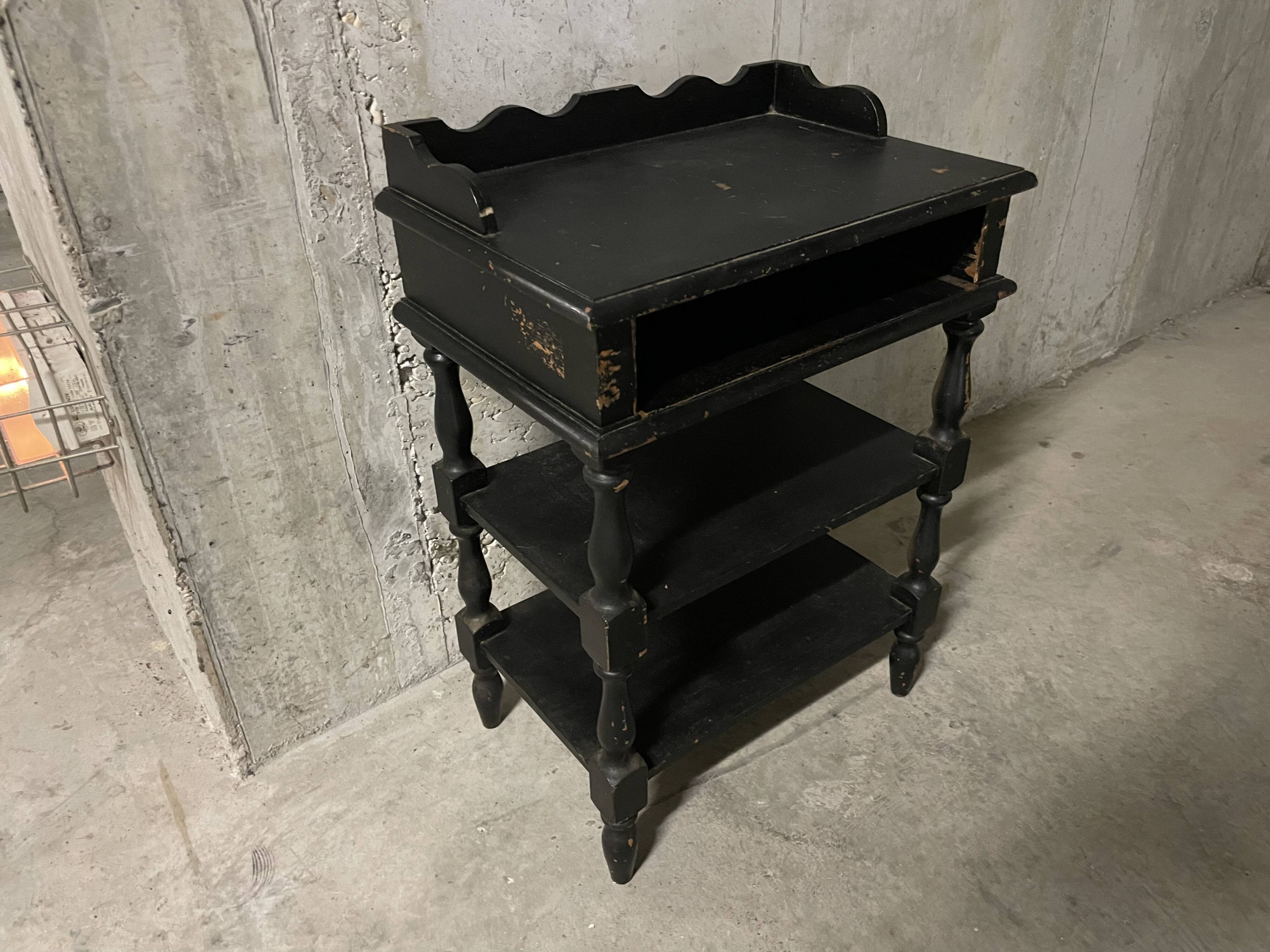 Napoleon 3 side furniture