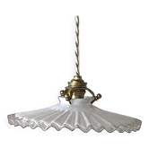 Suspension en opaline plissée