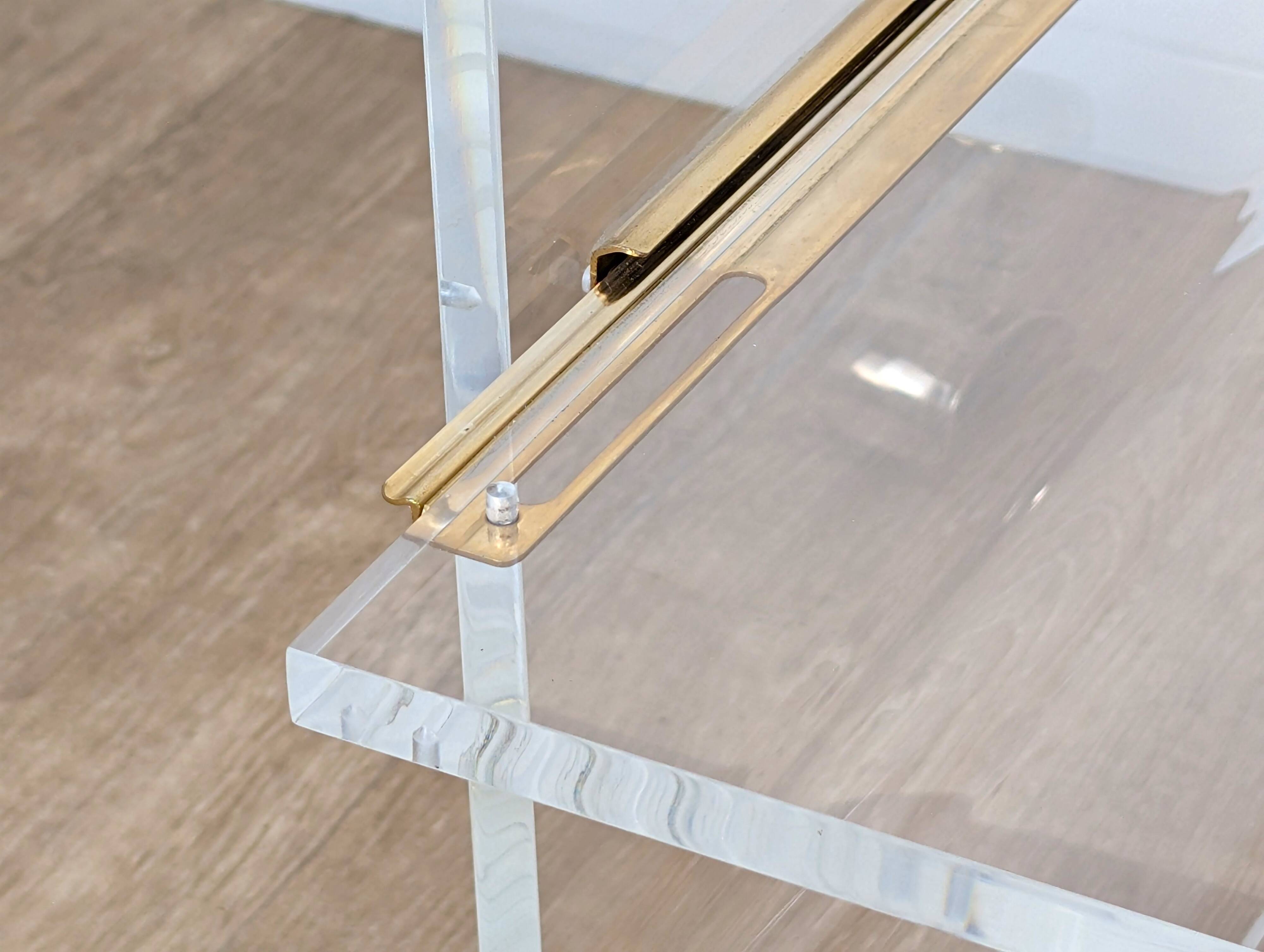 Altuglas serving trolley by David Lange