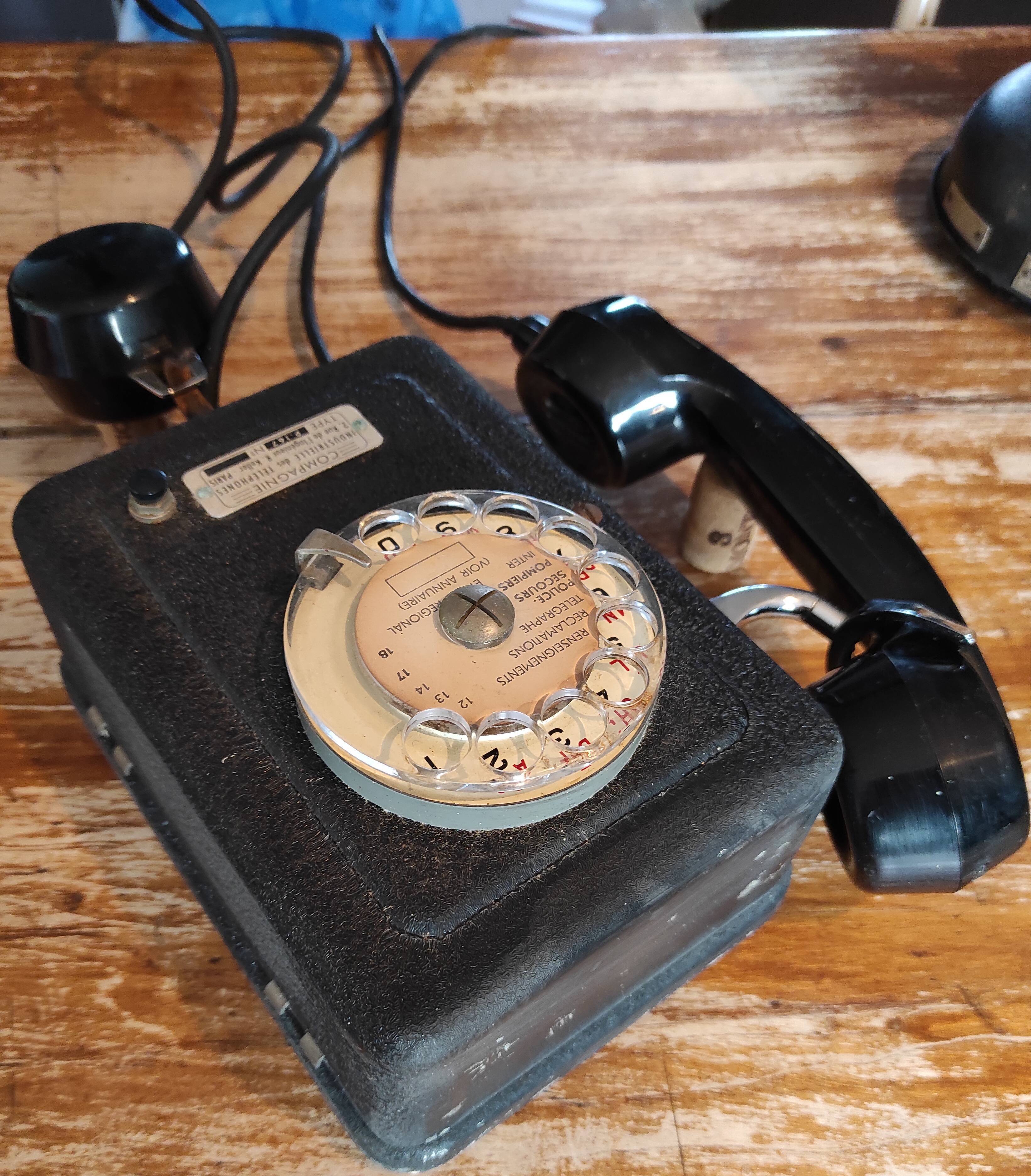 Old wall phone 1925
