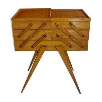 Wood worker 1960 vintage compact feet
