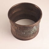 Round old silver metal towel flowers