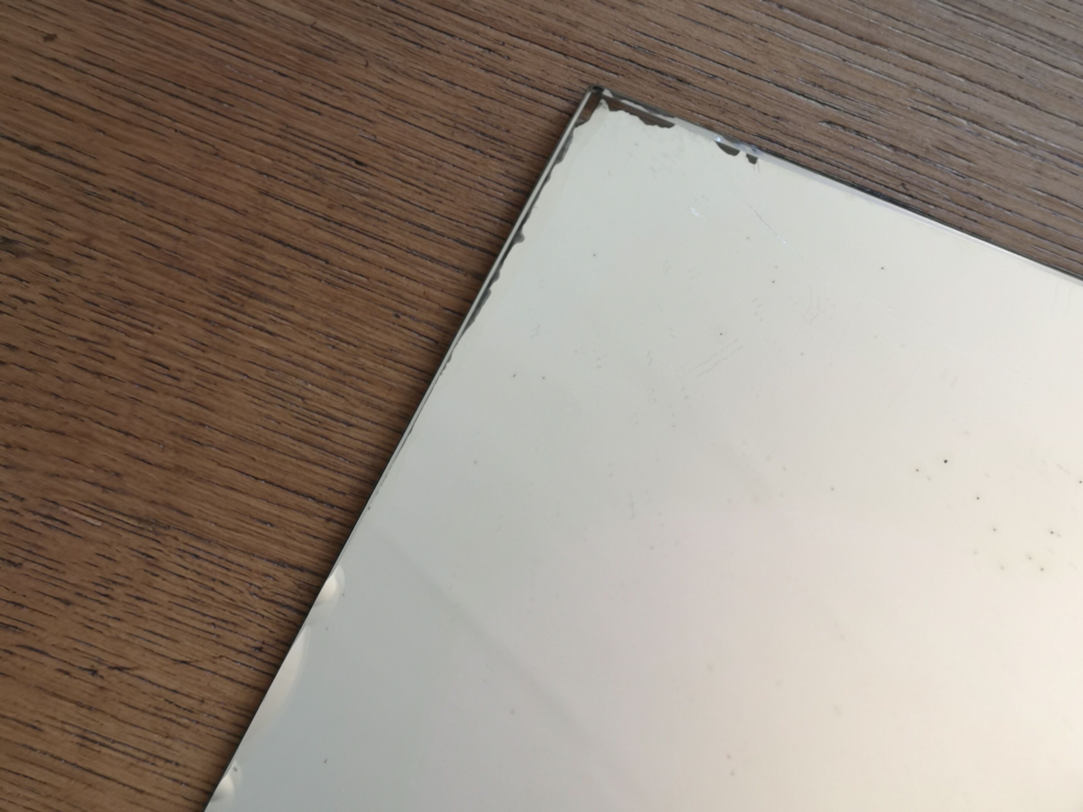 Chiseled mirror - 46x65cm