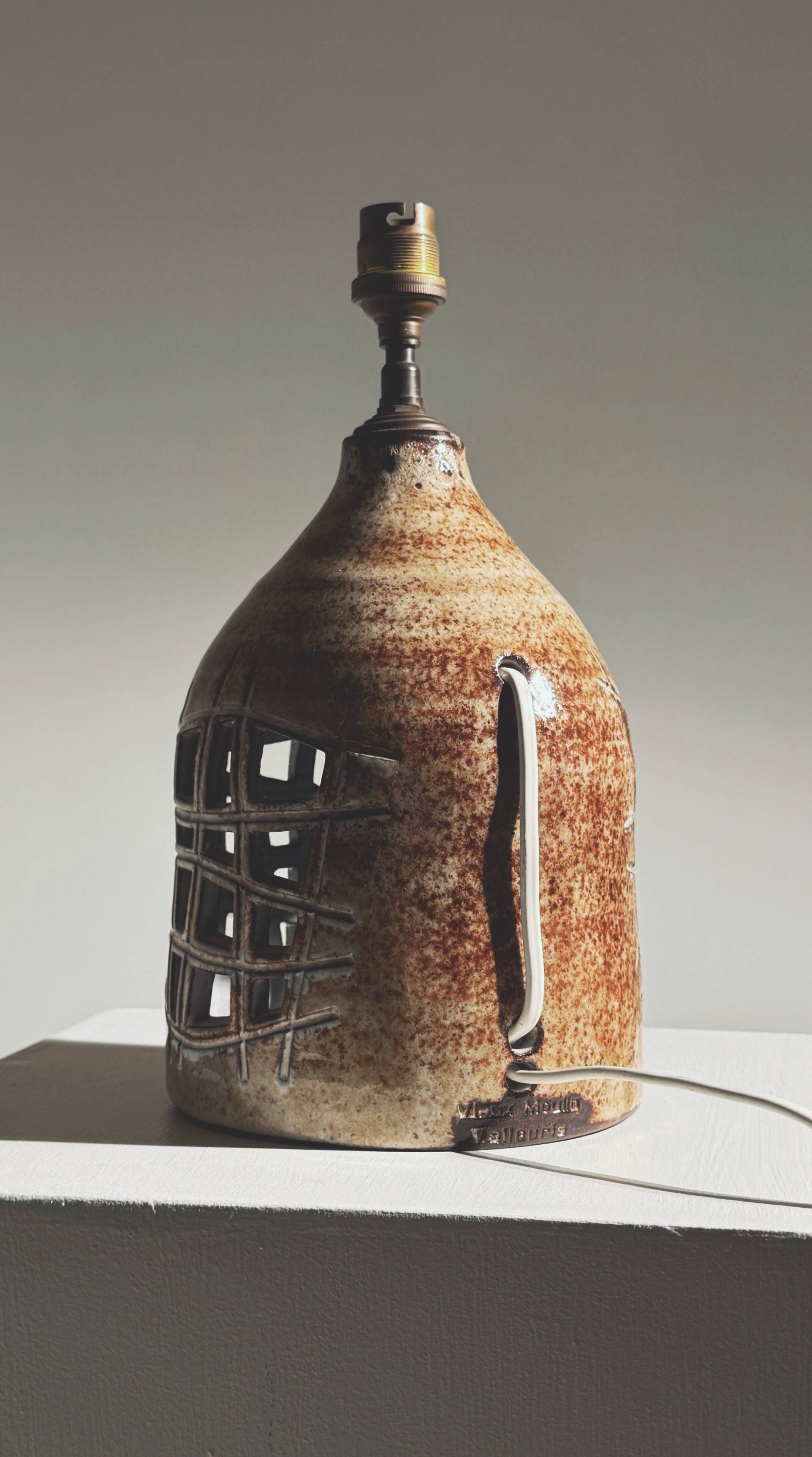 Ceramic lamp base by Robert Pérot, Vallauris, France, circa 1960.