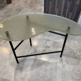 Asymmetrical tripod coffee table in granite glass, vintage bean shape, an50s
