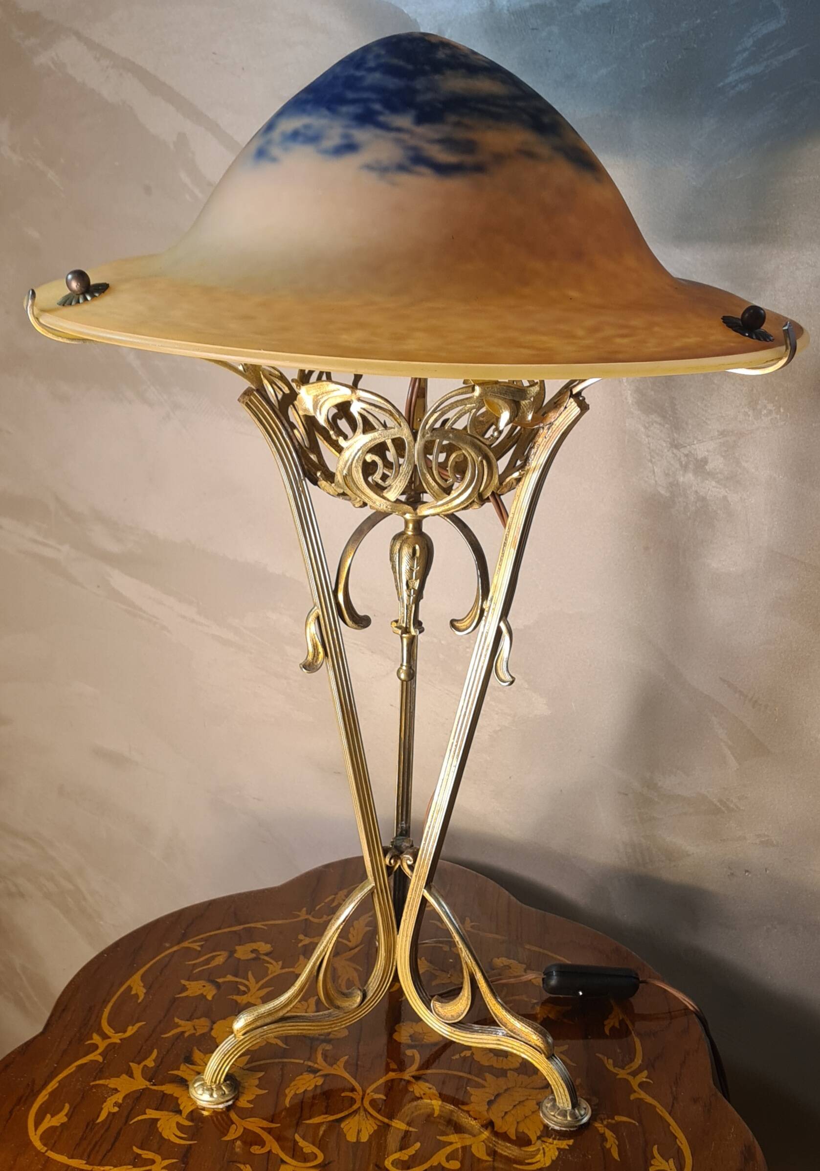 Art Nouveau lamp, chiseled bronze, old Majorel style base, signed glass paste basin 57x38