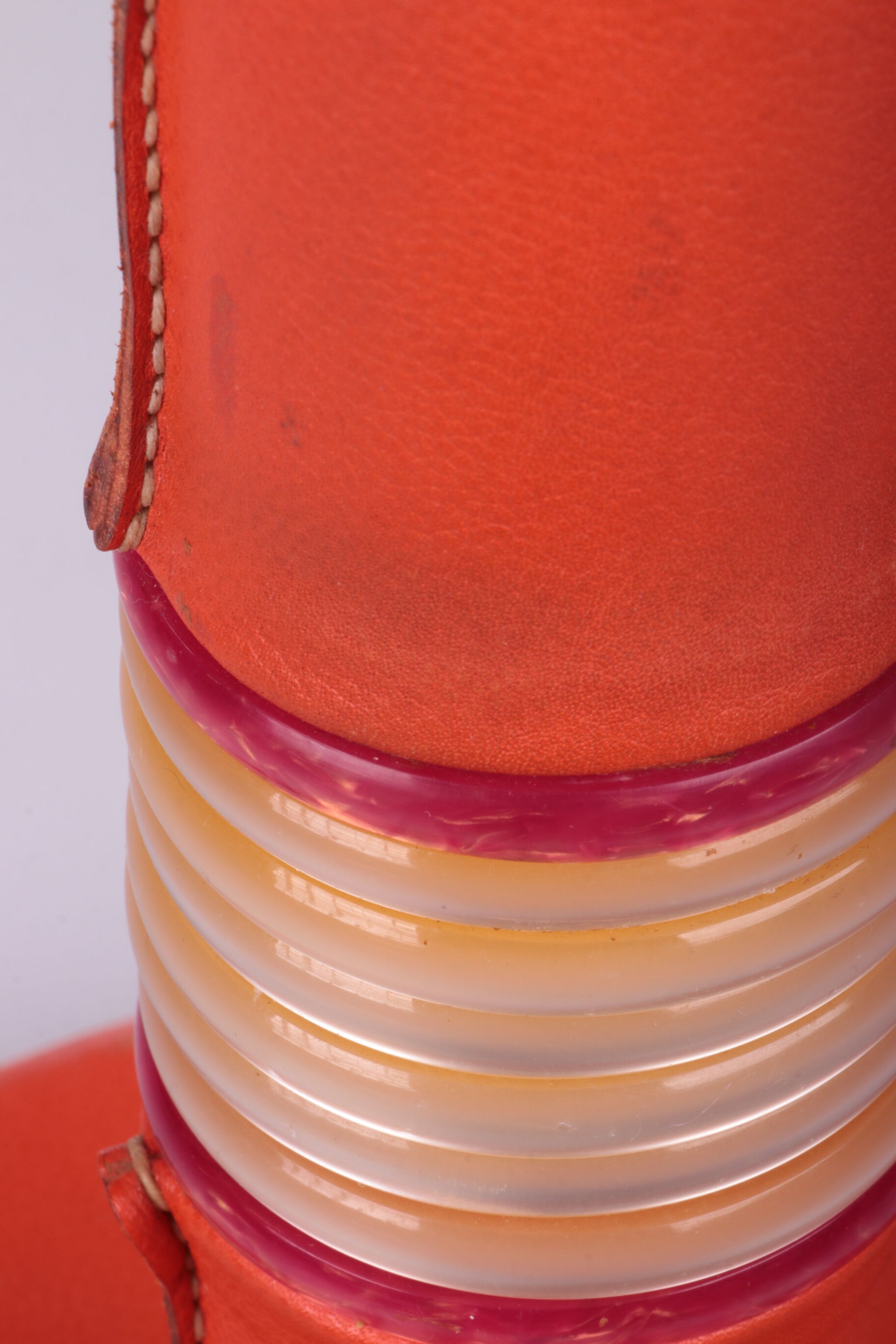 Ensemble de lampes de table rembourrées en cuir orange français années 1960