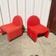 Paire de chauffeuses de marque Atal 1970 rouge