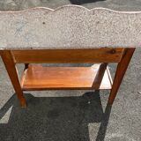 Meuble de toilette ancien en bois et marbre rouge