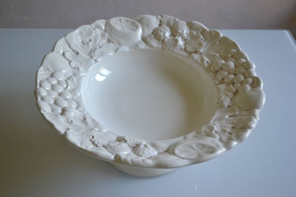 Geneviève Lethu '' Mado '' grande coupe faïence barbotine D: 38 cm