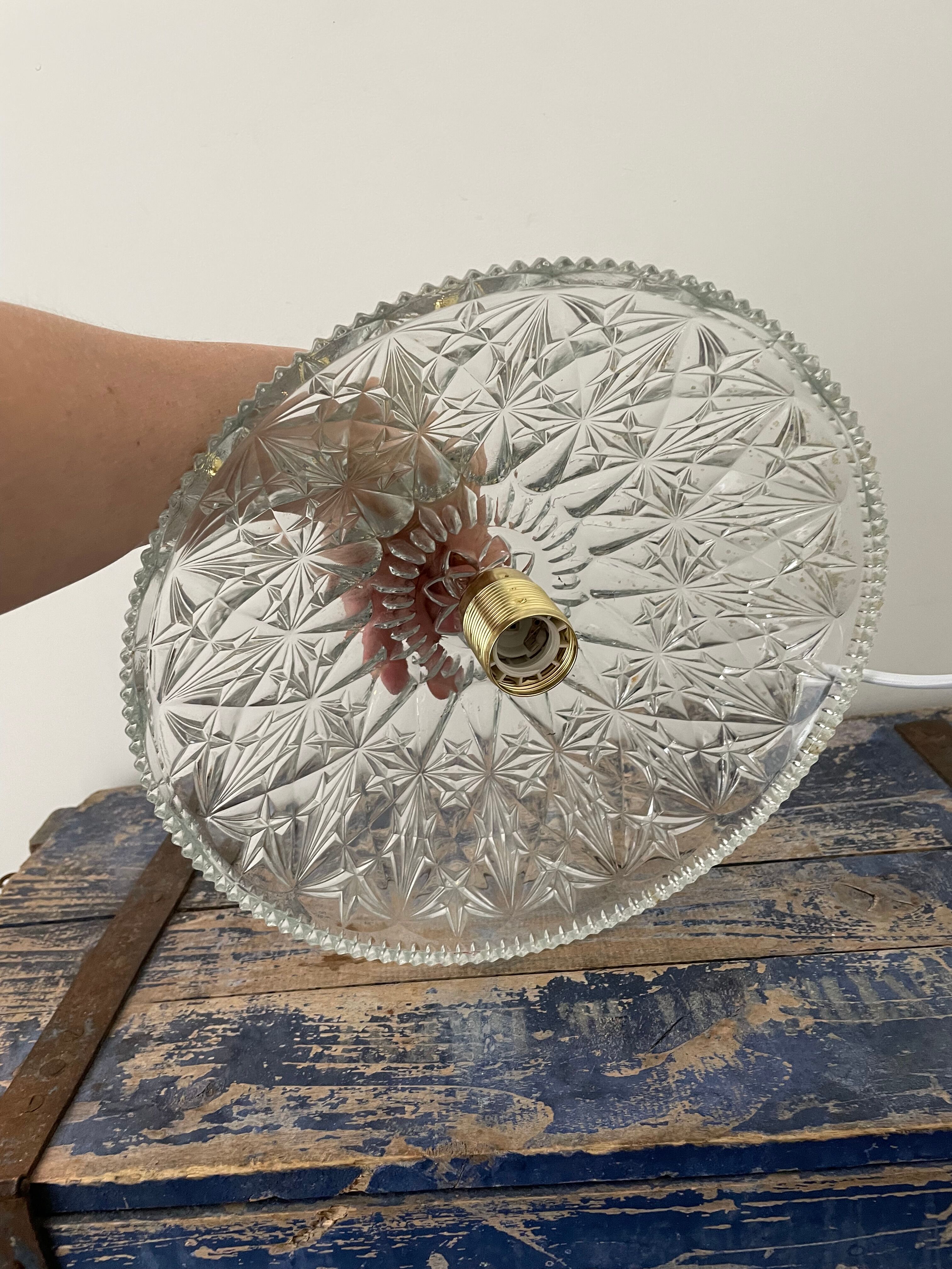 Vintage suspension in chiseled glass