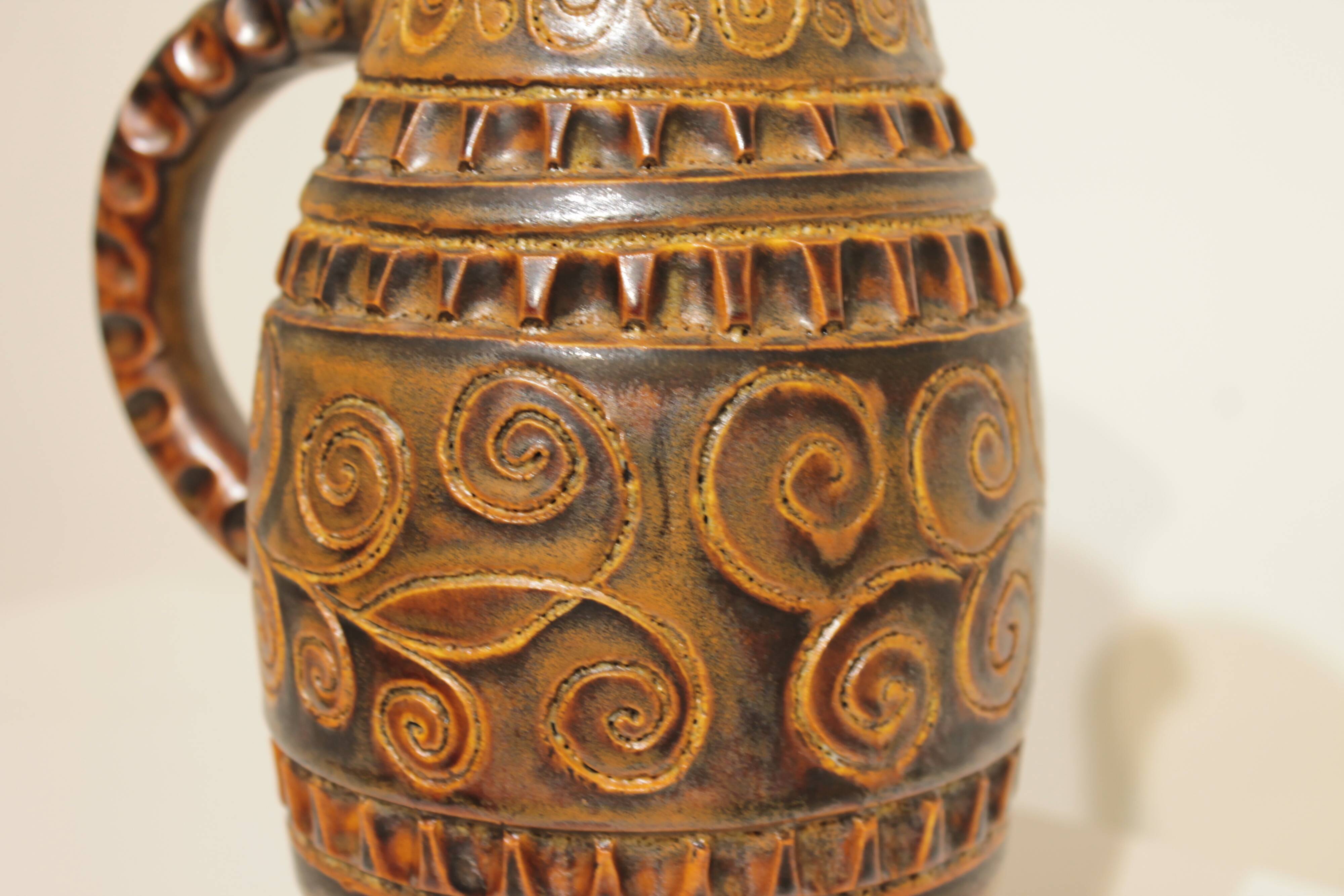 Grand pichet en céramique de Huguette Bessone