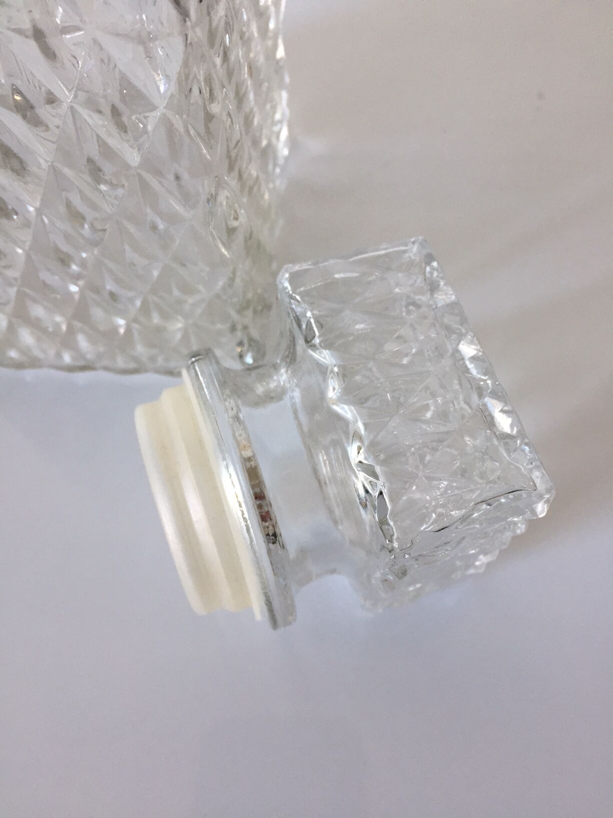 Decanter whiskey in glass from the 60/70 - diamonds patterns