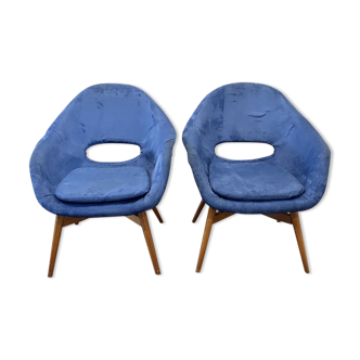 Set of 2 shell chairs by Miroslav Navratil