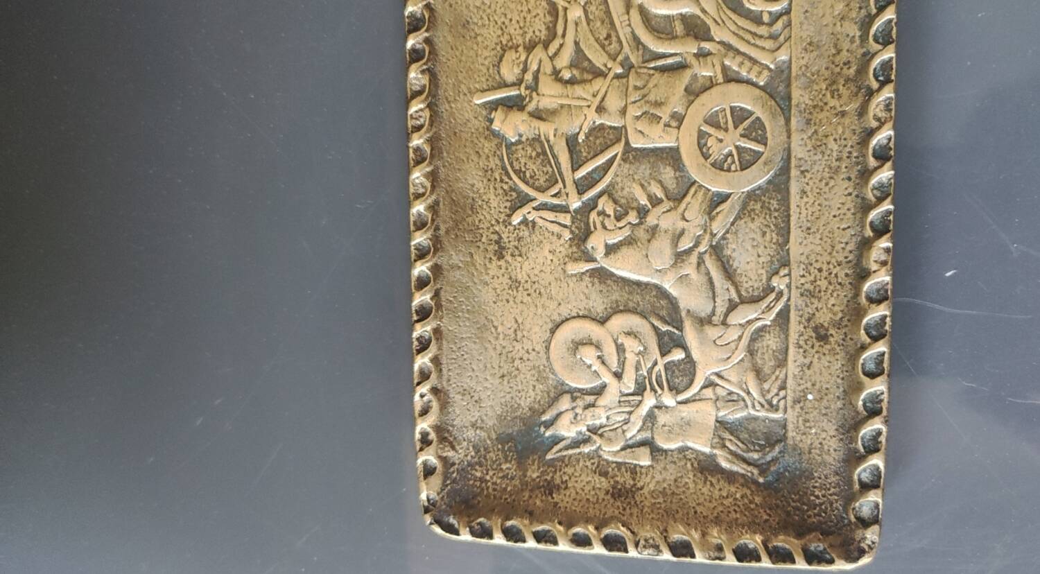 Vide Poche Bronze signé Max Le Verrier. Scène Antique. Dim 15 x 8 cm