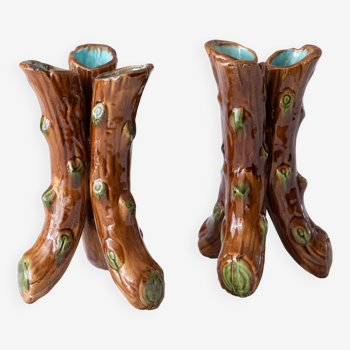 Paire de vases tripodes XIXe Art Nouveau barbotine branches