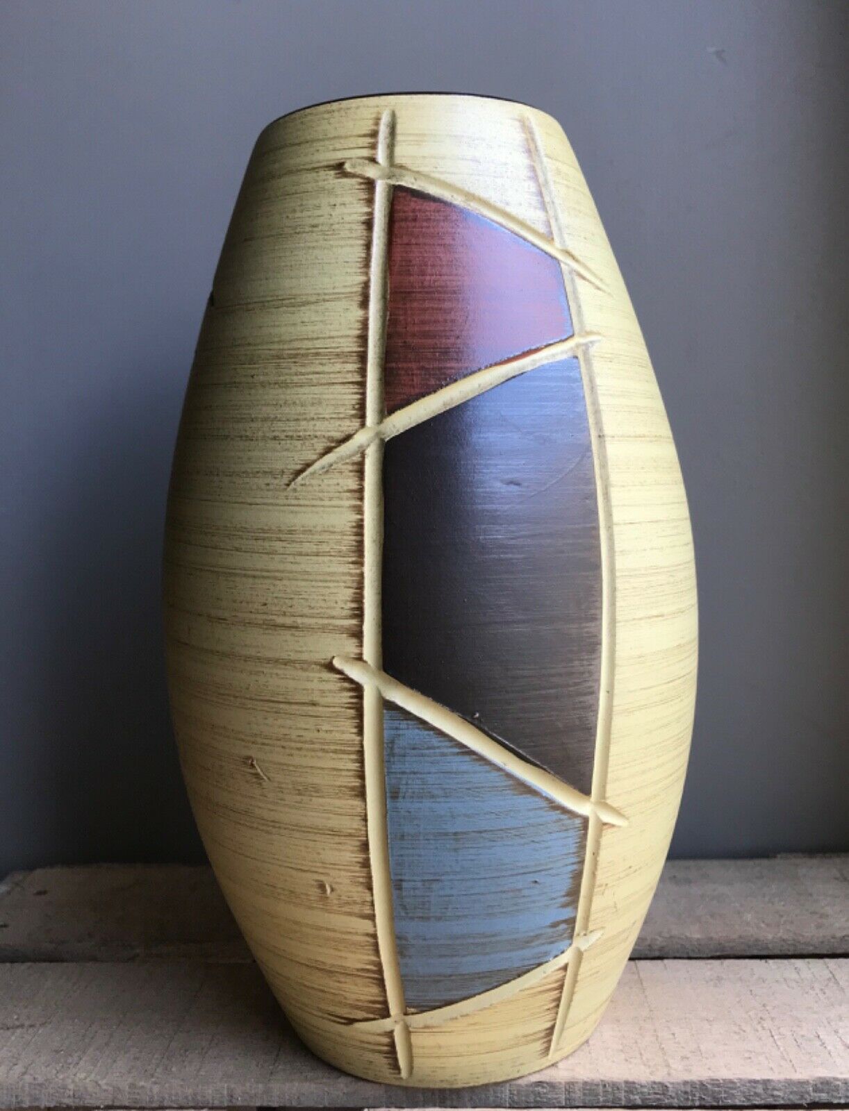 Vase Hhr West Germany. scrafito style No. 110t20 germany