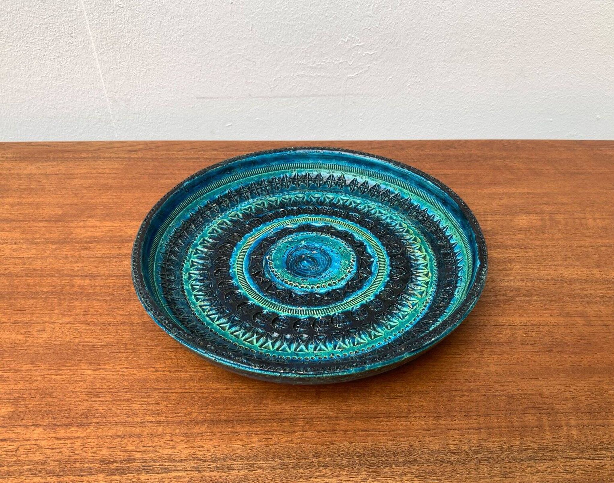 Large bowl in Rimini Blu pottery, mid-century by Aldo Londi for Bitossi.