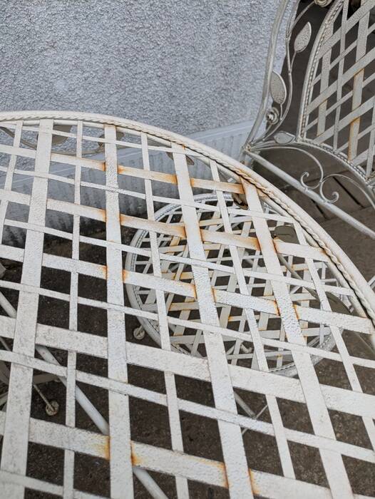 white wrought iron garden furniture