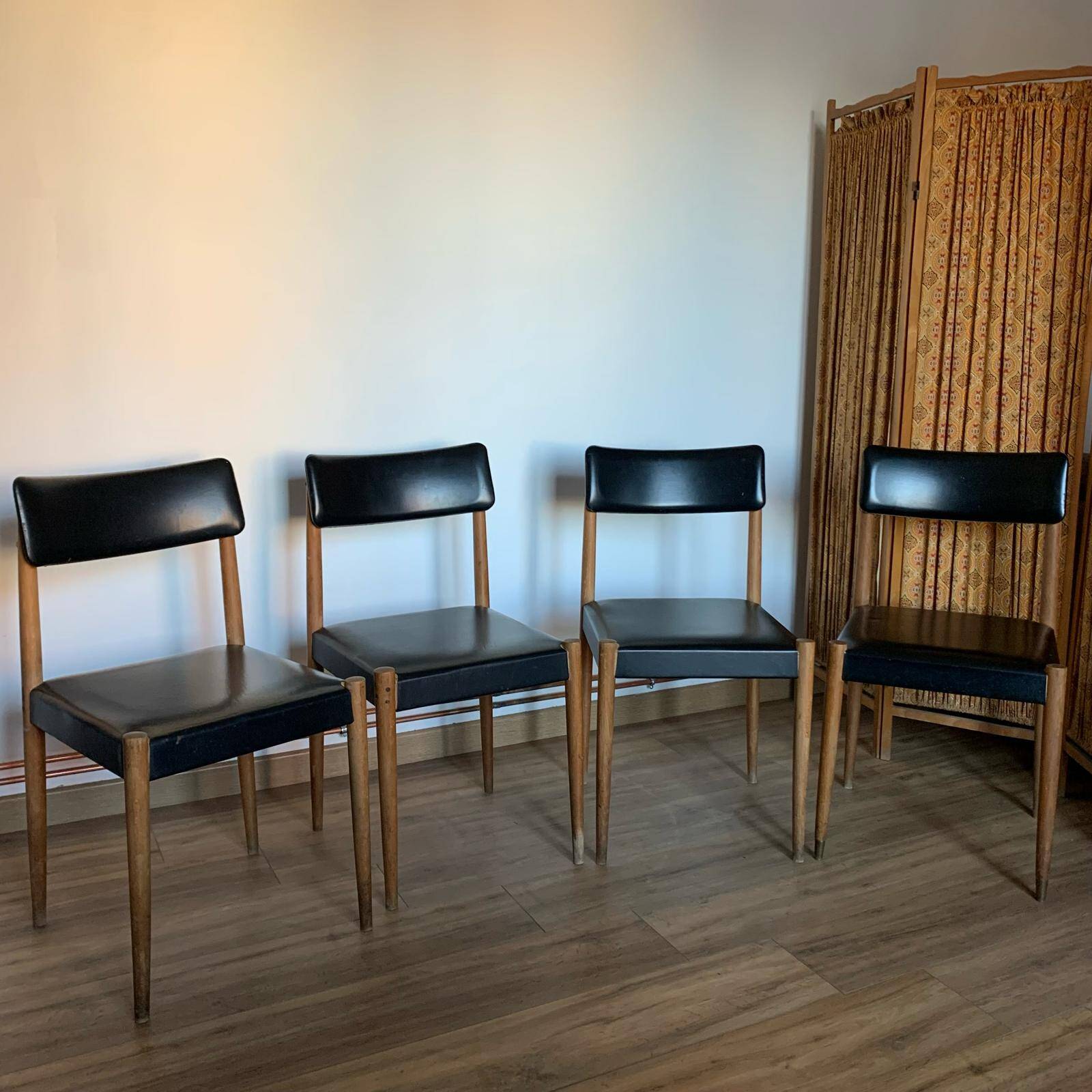 Set of 4 Scandinavian chairs