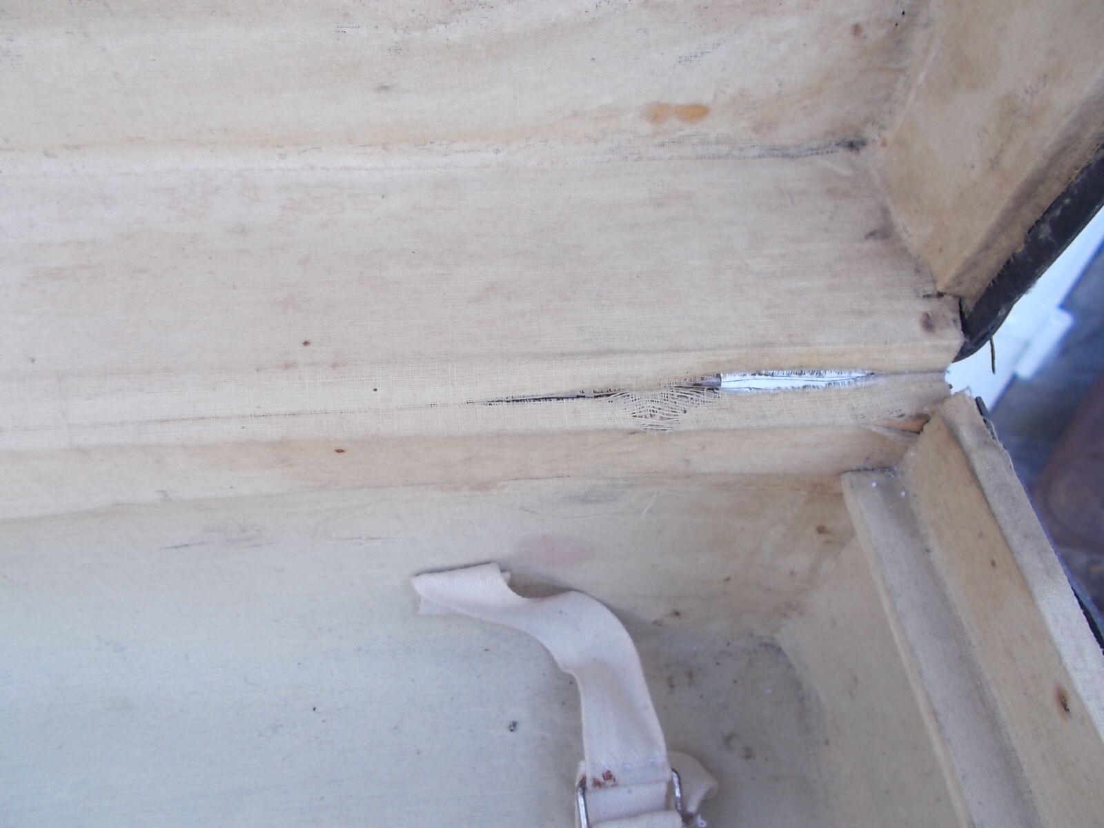 Vintage trunk suitcase