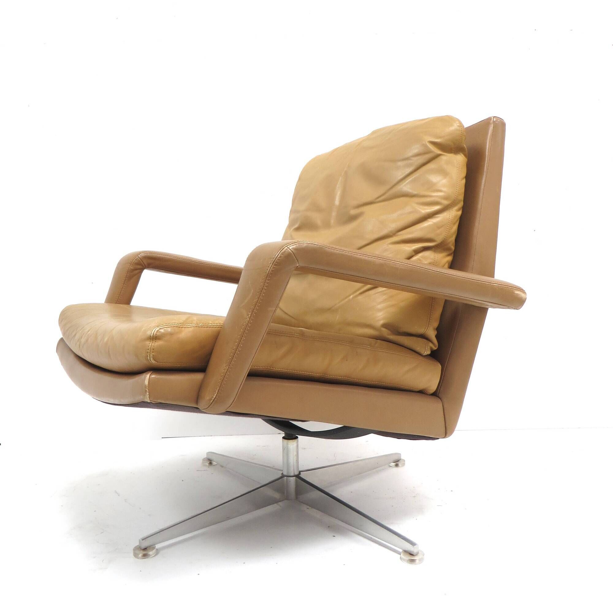 Vintage swivel chair designed by Hans Kaufeld in the 60s