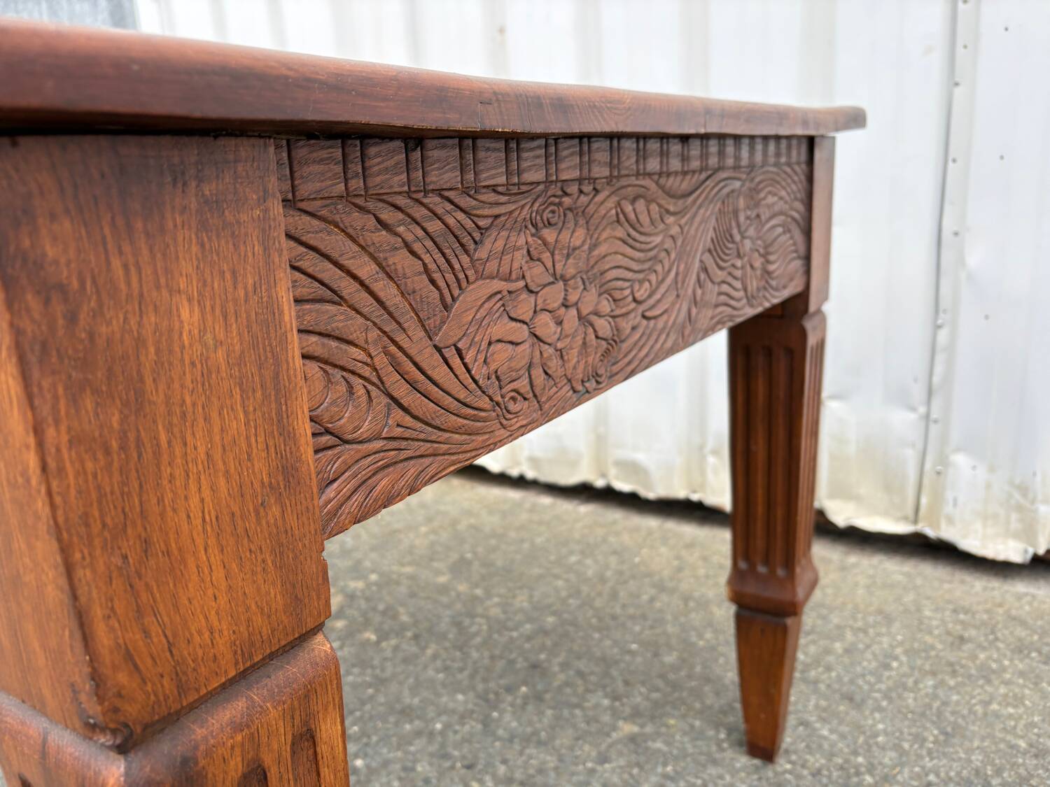 Art Deco table sculpted in solid wood