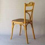 2 bistro chairs from 1905 by KOHN No. 187, wooden seats with 5 fleur-de-lis motifs