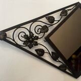 miroir art déco fer forgé orné de feuilles forme losange 80 / 40 cm