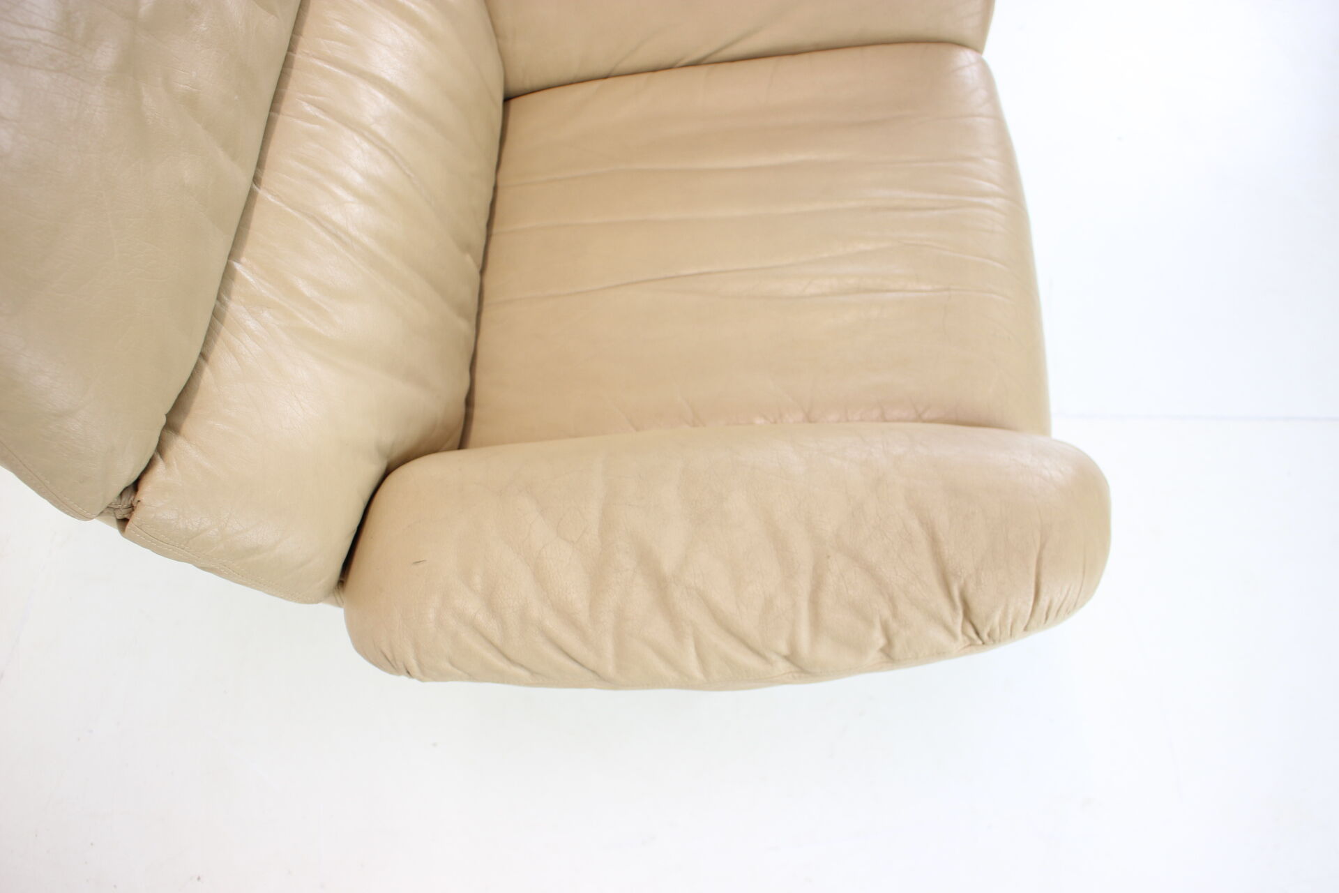 Large Scandinavian Adjustable Leather Armchair by Peem, 1970s, Finland