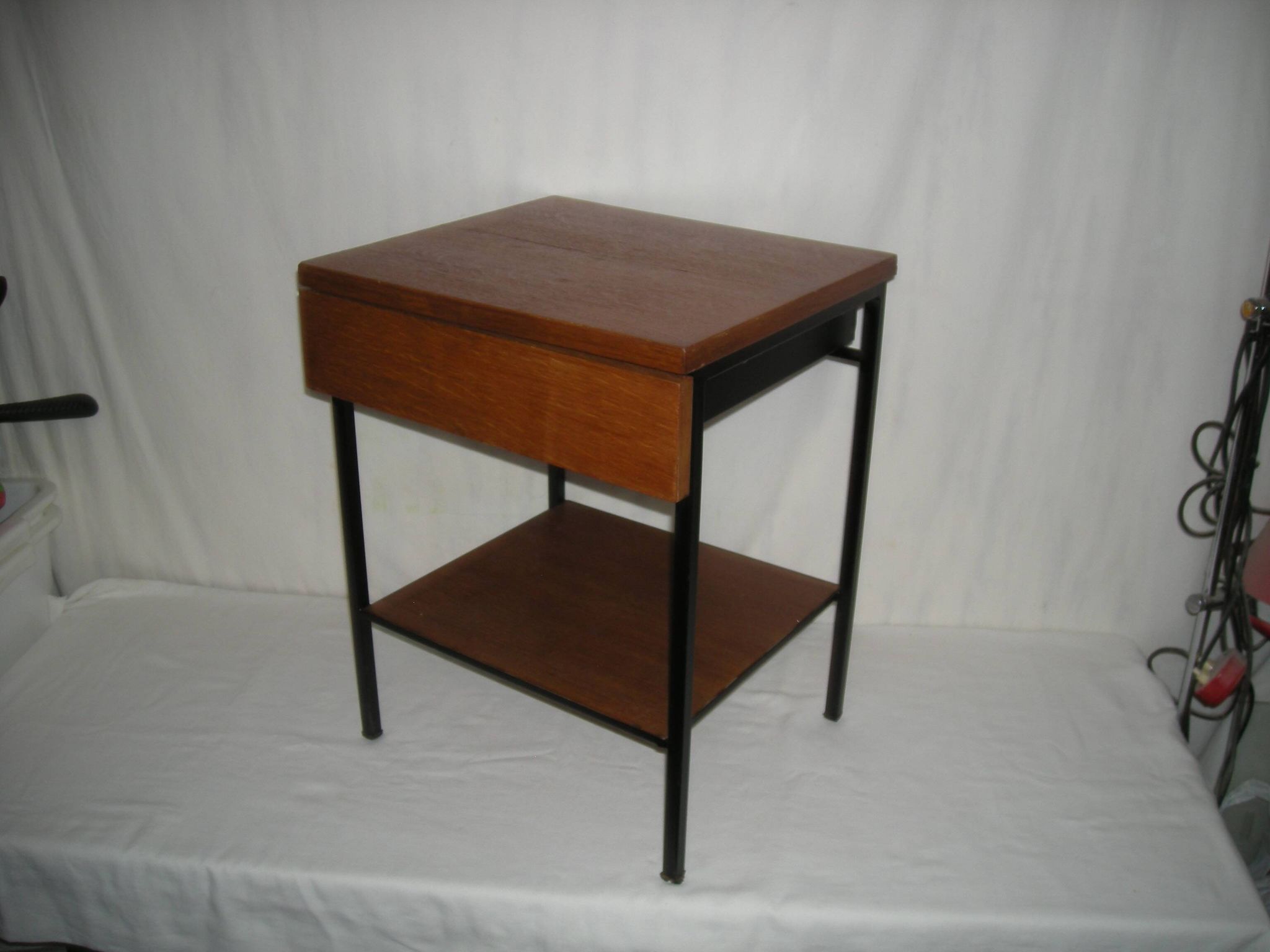 Table de chevet, années 50