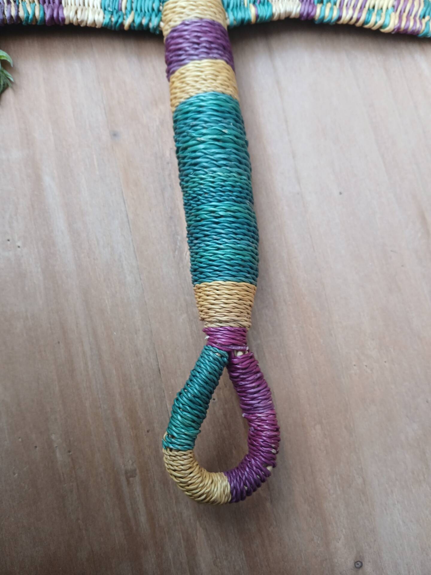 Éventail africain en fibres naturelles