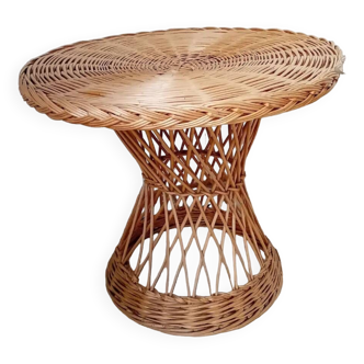 Wicker table