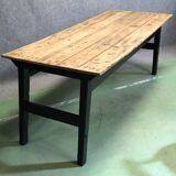 Farm table early twentieth, black matt base