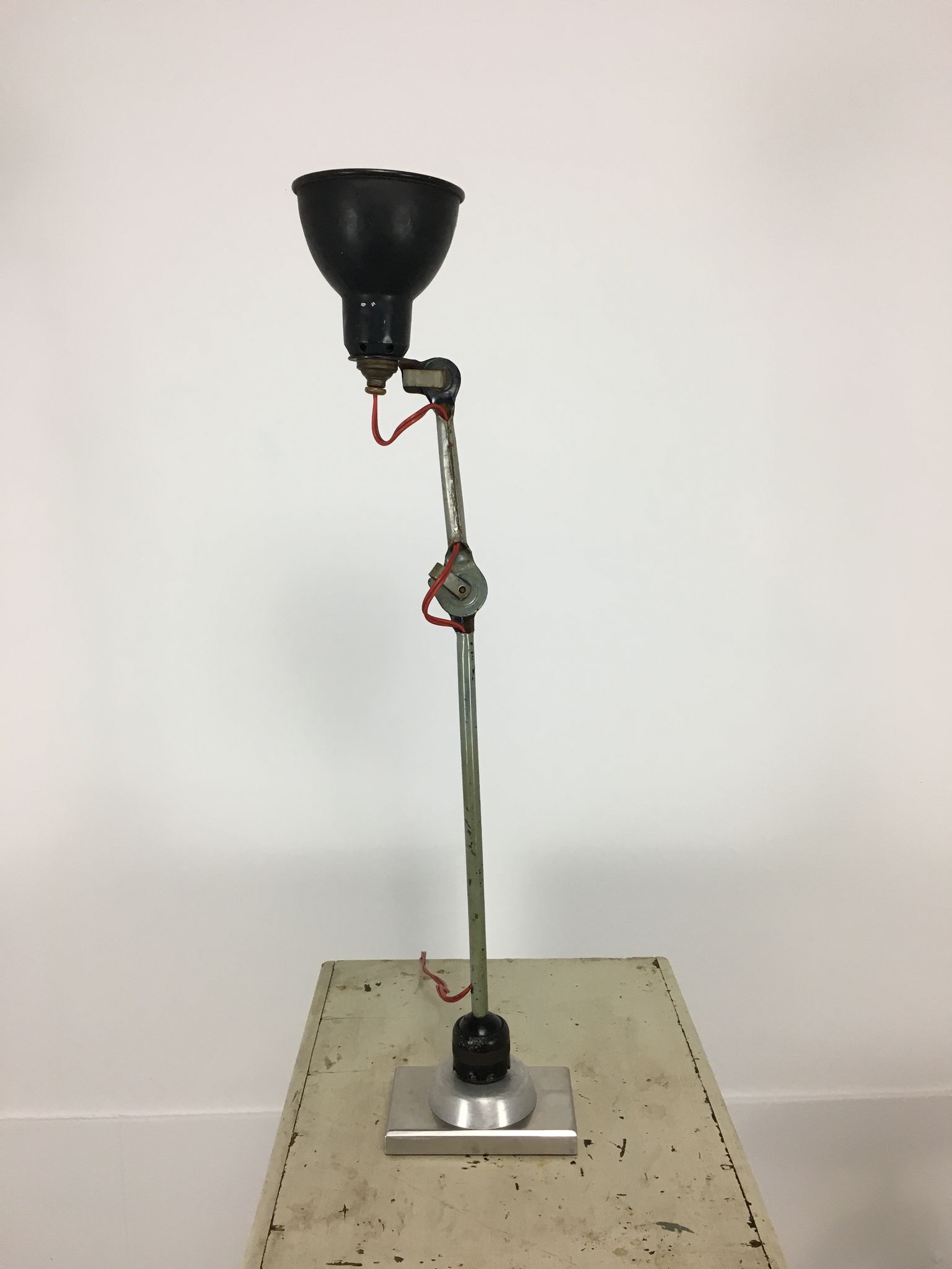 Lampe Bernard Albin Gras à poser style industriel