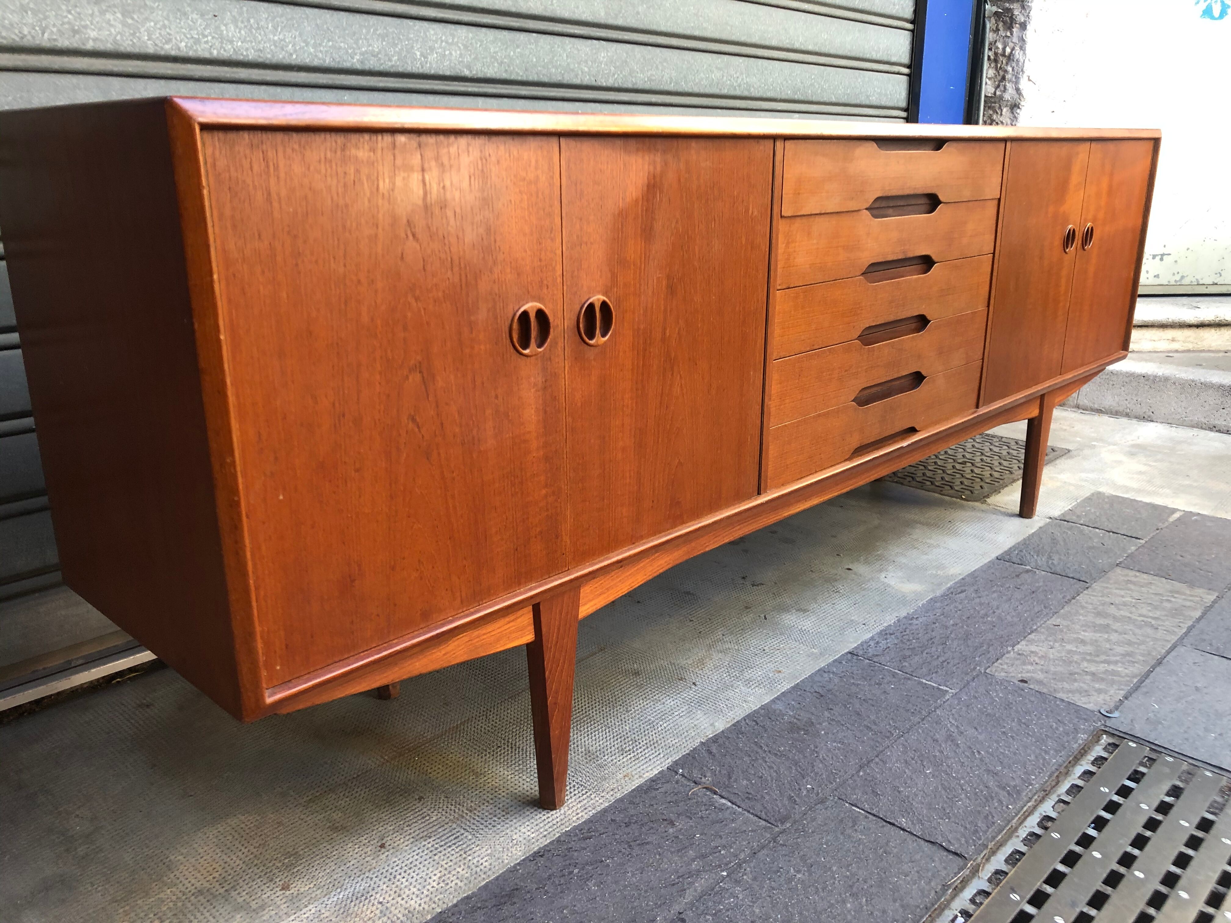Scandinavian tea shirting 4-door and 5 1960s drawers