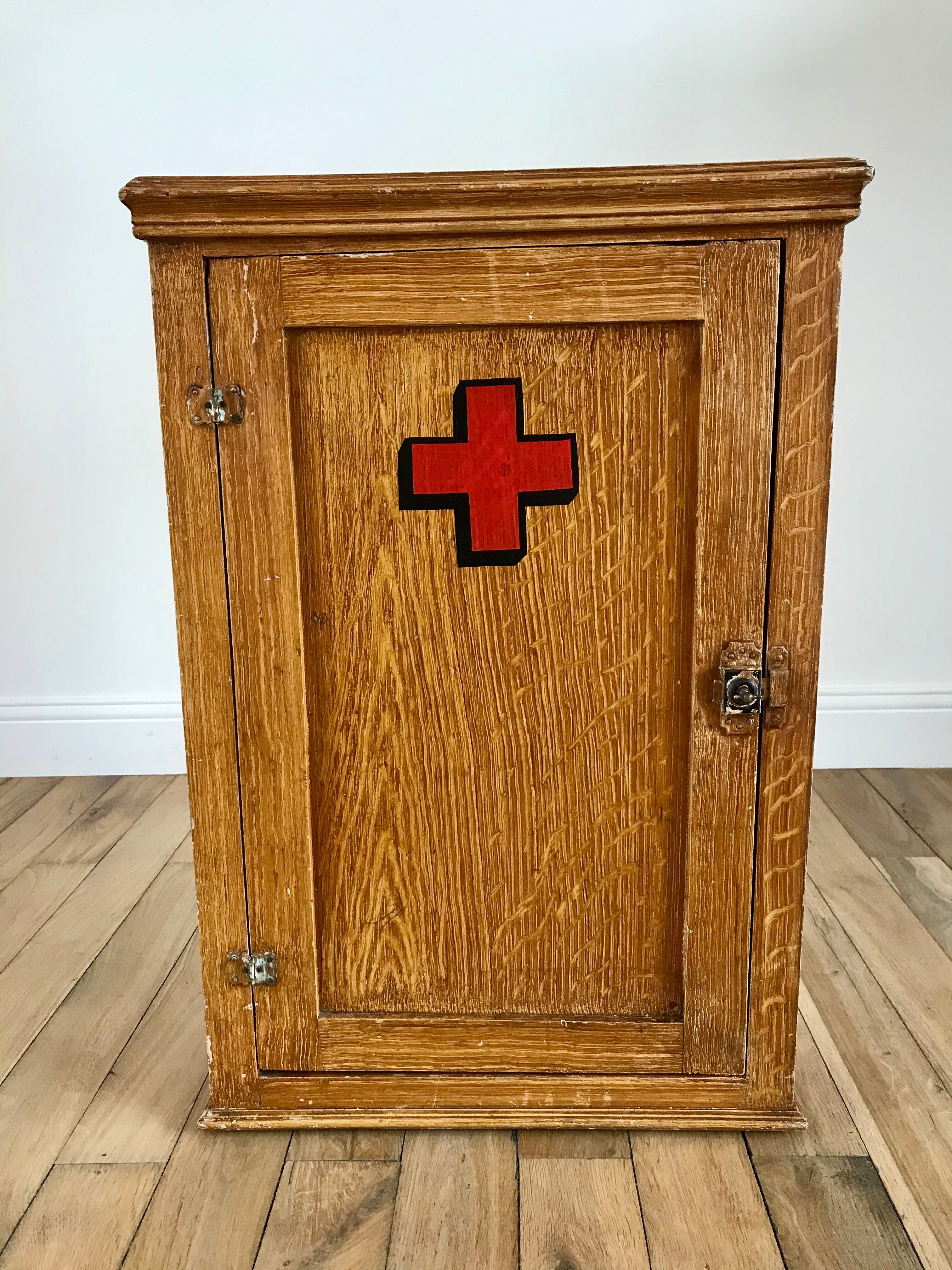 Wall Shelf / Medicine Cabinet Vintage 50s