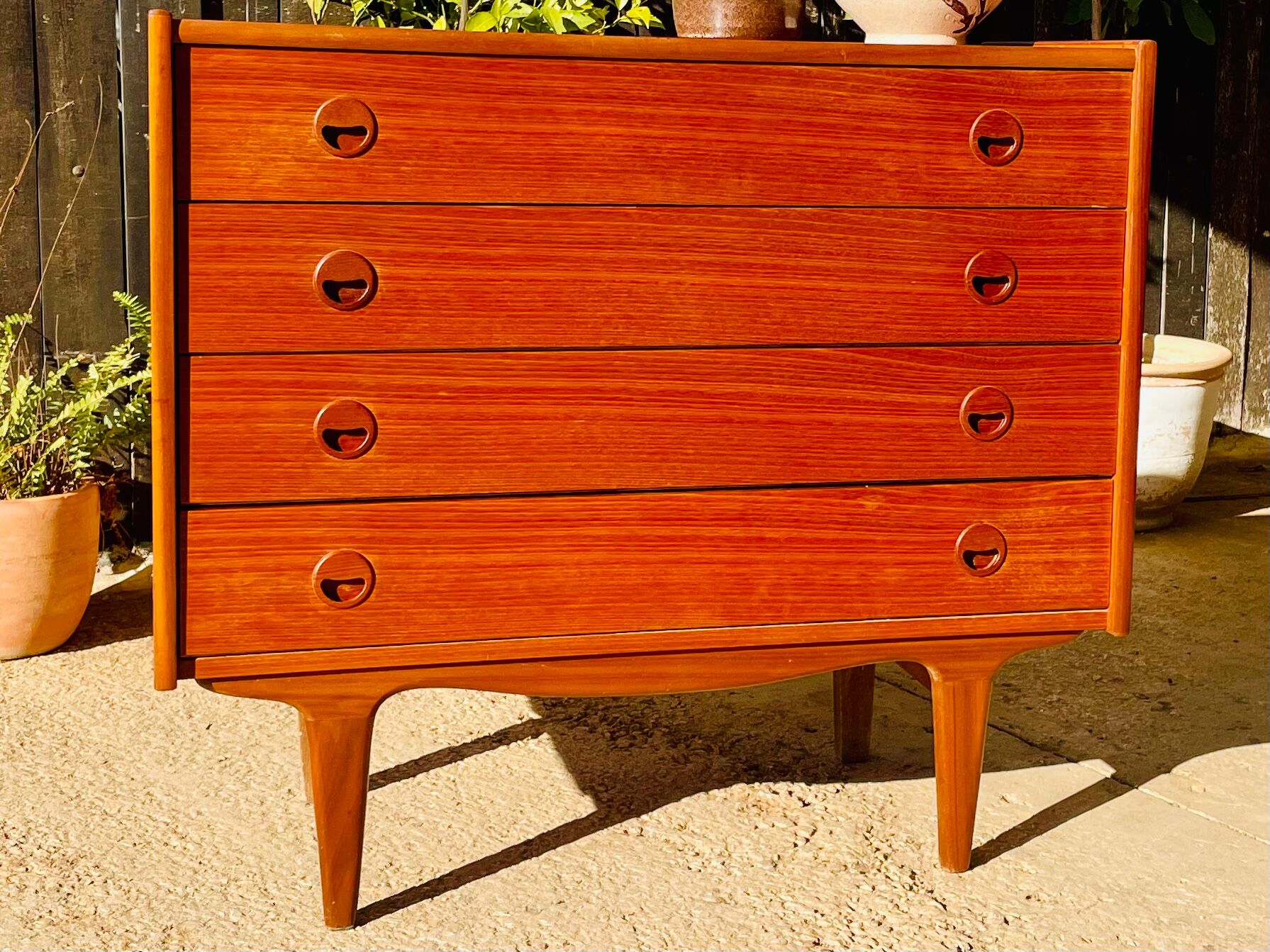 Scandinavian chest of drawers 60