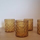 Pernod sa amber glasses